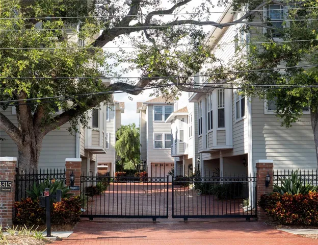 Gated Townhome!