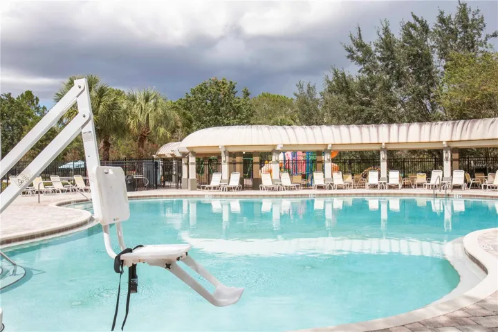 Handicap Pool Lift
