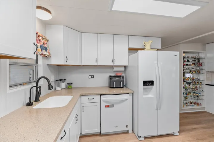 Bright, updated Kitchen