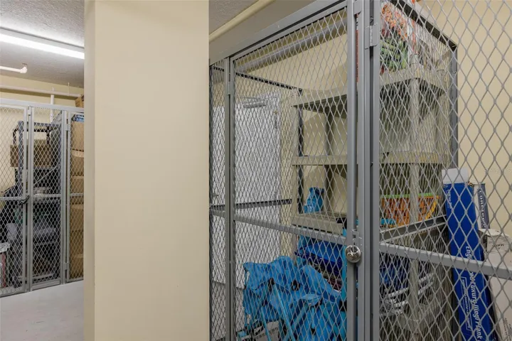 Storage locker