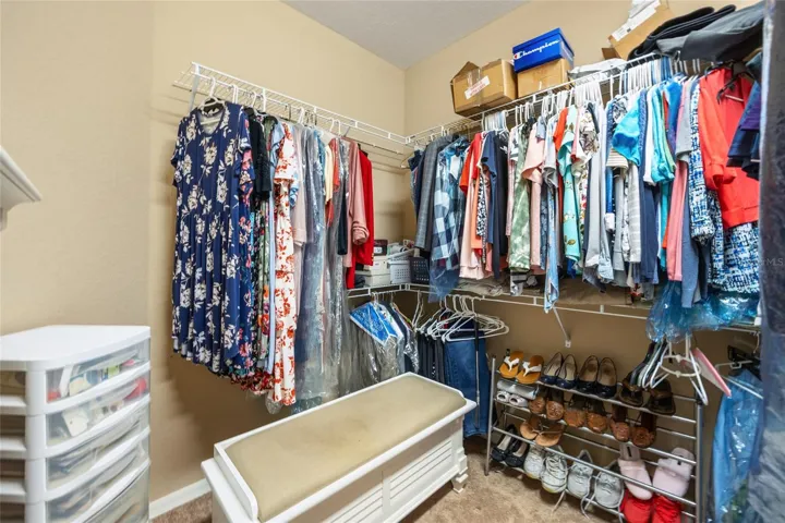9Ft X 9Ft WALK IN CLOSET