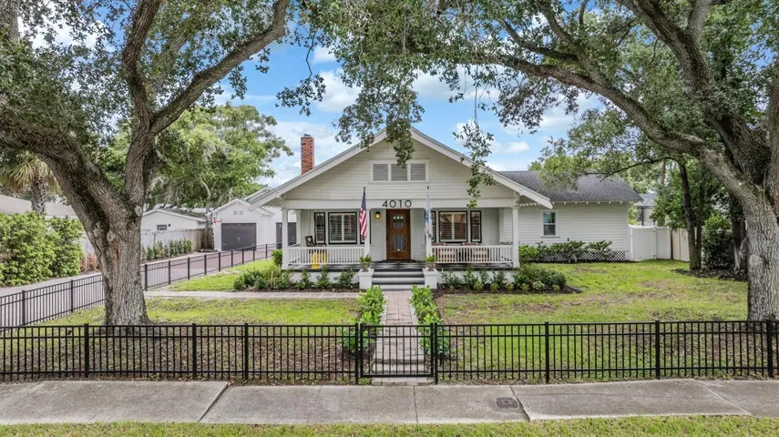 Beautifully Historic in the middle of Palma Ceia West!