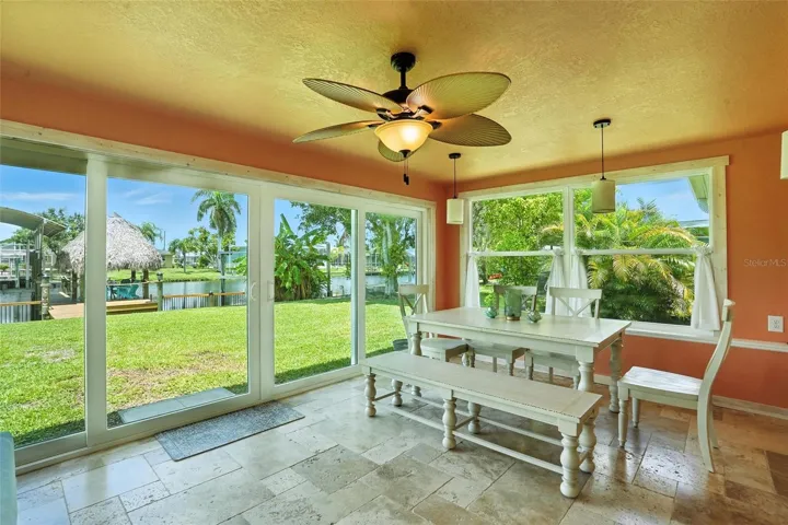 WATERVIEWS!!! Great dining area or Florida room