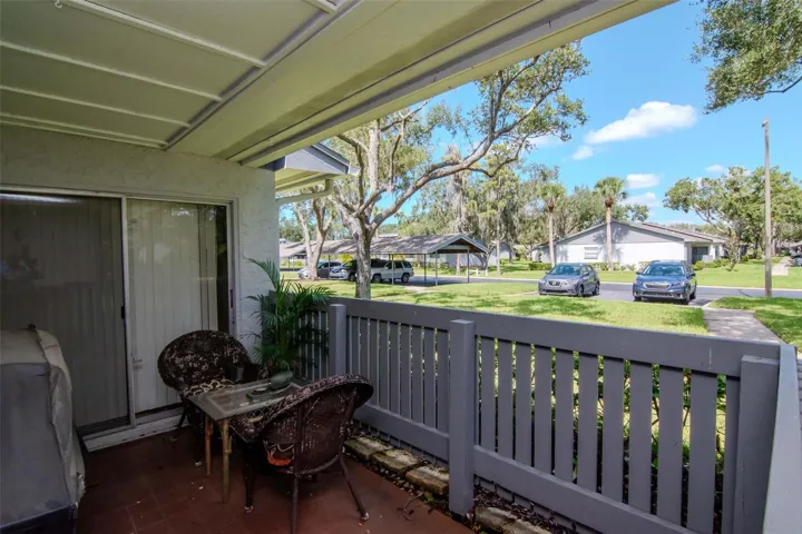 Nice Courtyard in front