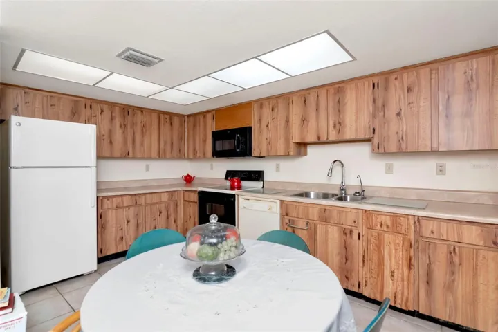 Large kitchen with plenty of cabinet space