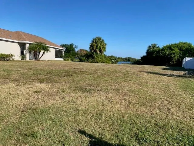 Welcome to 11344 Southwind Lake Drive, Gibsonton, FL 33534