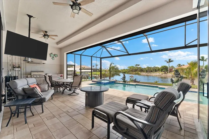 Covered 39x13 Lanai