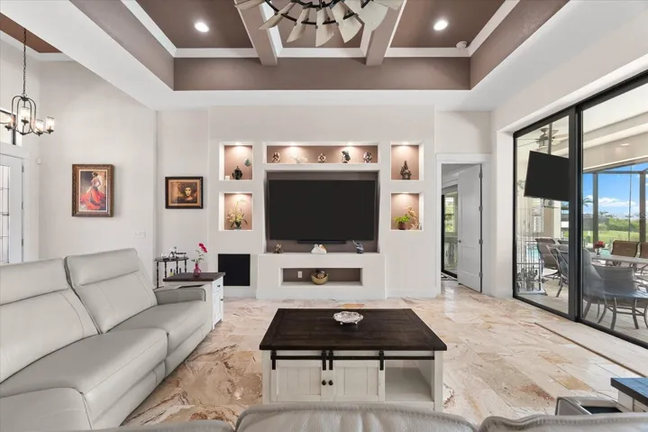Elegant Travertine Tile Floors
