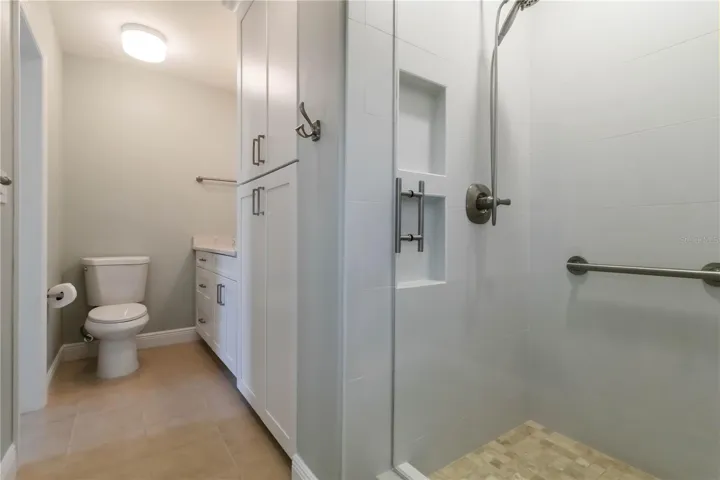 Newly renovated Bathroom #2.