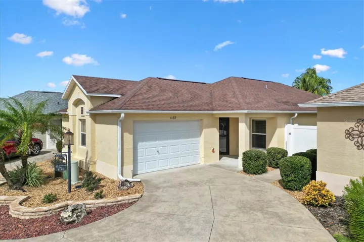 Turn Key Villa in Pensacola Villas! Located off Hillsborough convenient to all the Squares and Venues!!