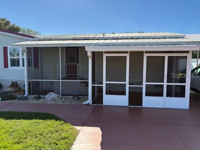 Front Screened Area