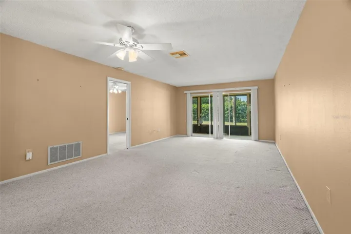 living/dining room combo