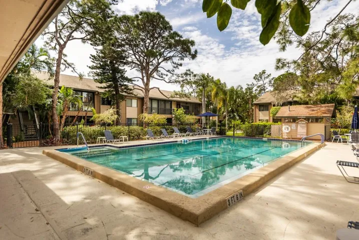 Glenhouse pool