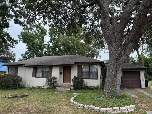 Welcome to 6948 9th Ave. North, St. Petersburg