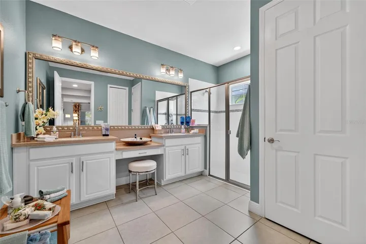 Primary Bathroom w/Split Vanity