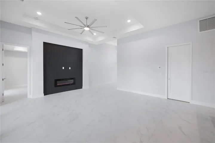 Living Room has tray ceiling