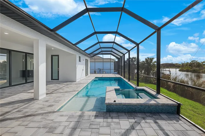 Pool, Spa, and saltwater canal access to the Gulf