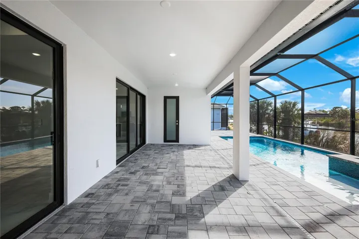 29' covered, lanai area