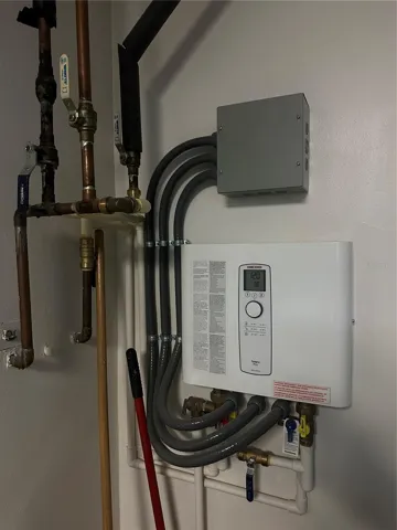 TANKLESS WATER HEATER