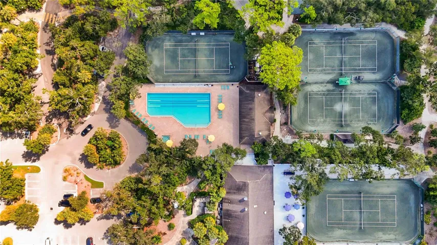 CLUB POOL