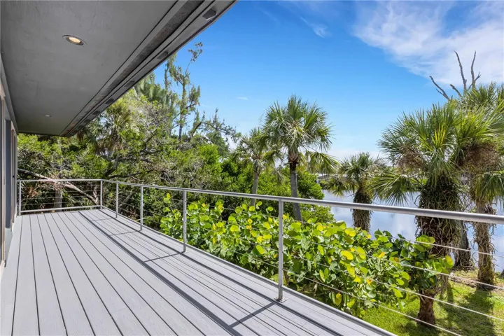 Guest House Deck with SW Lakeview