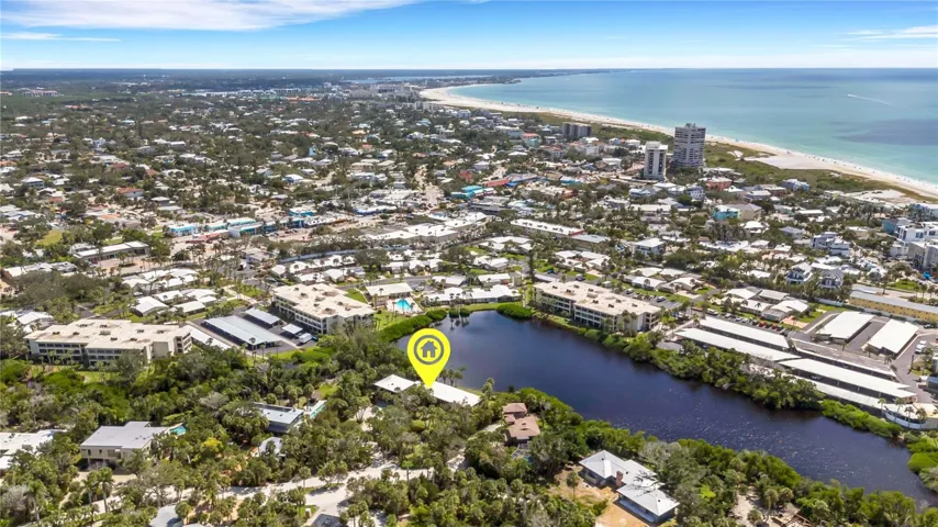 Mid-Century private Lakefront