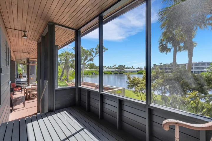 Prfimary Suite in Screened lanai and view of Lake