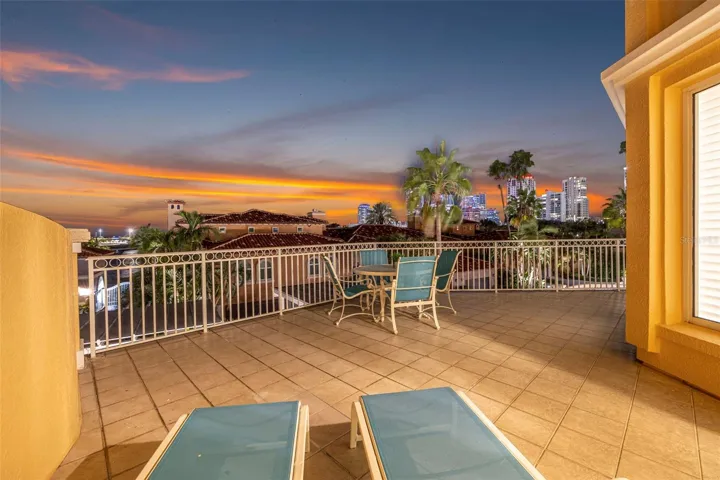 Large Private Terrace with amazing city views