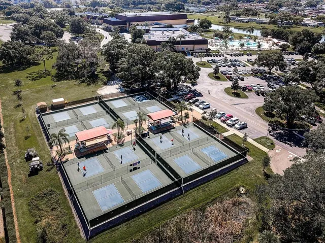 Courts & North Club