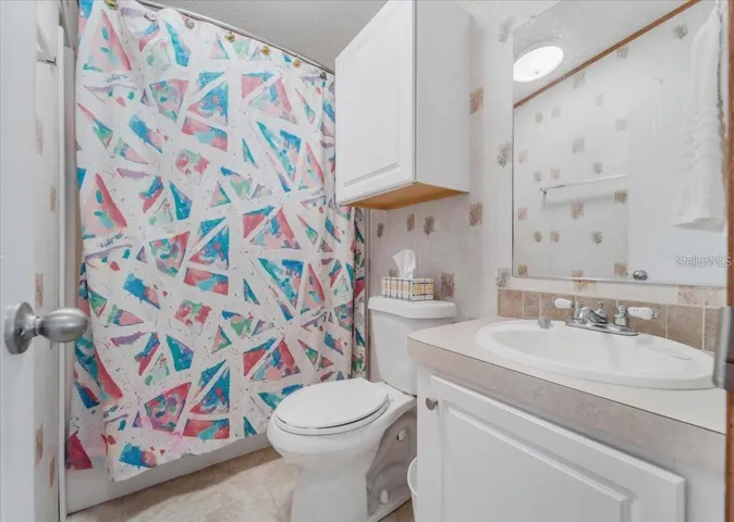 Main Bath with Shower & Tub