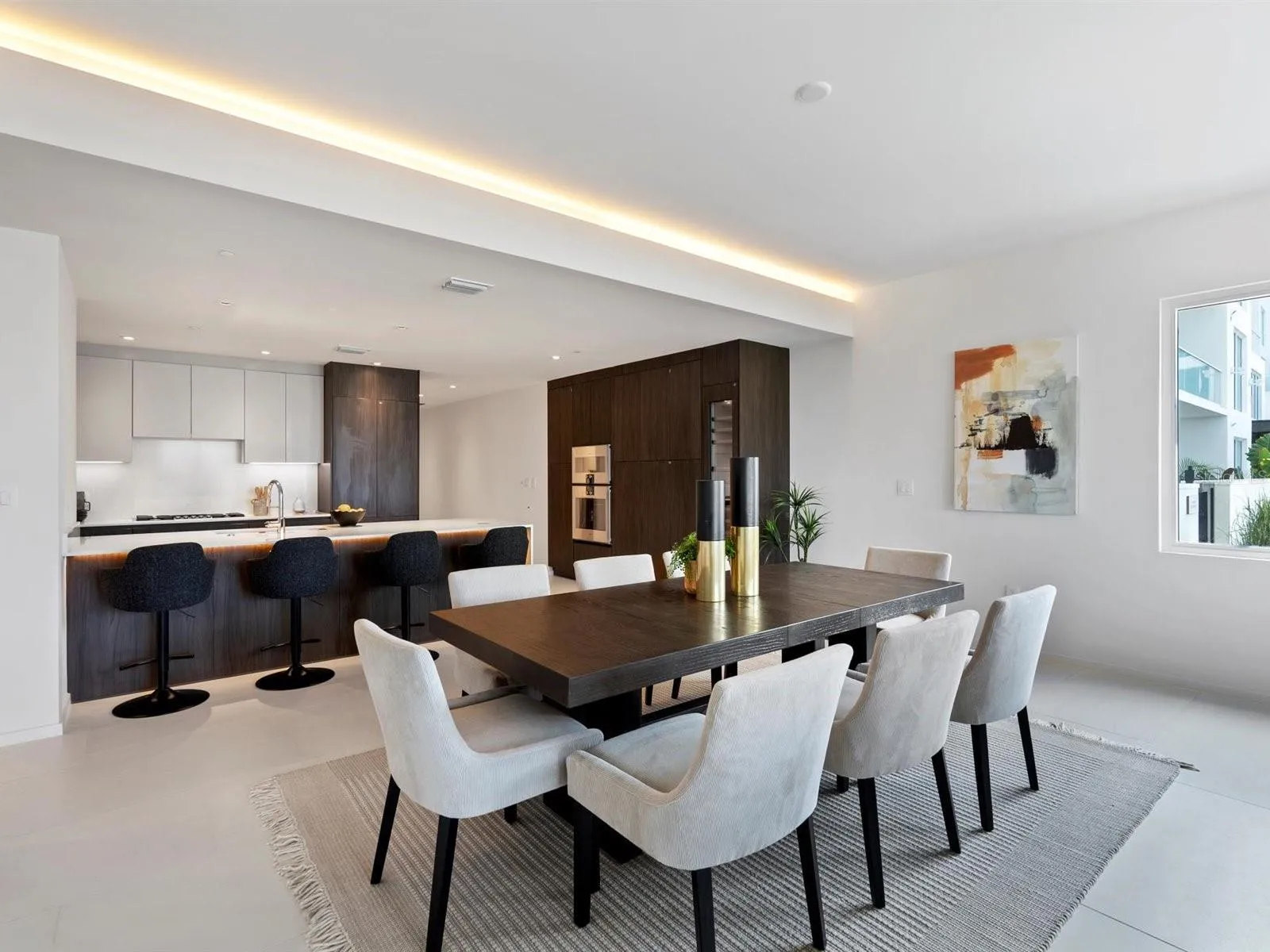 Kitchen Bar open to Dining
