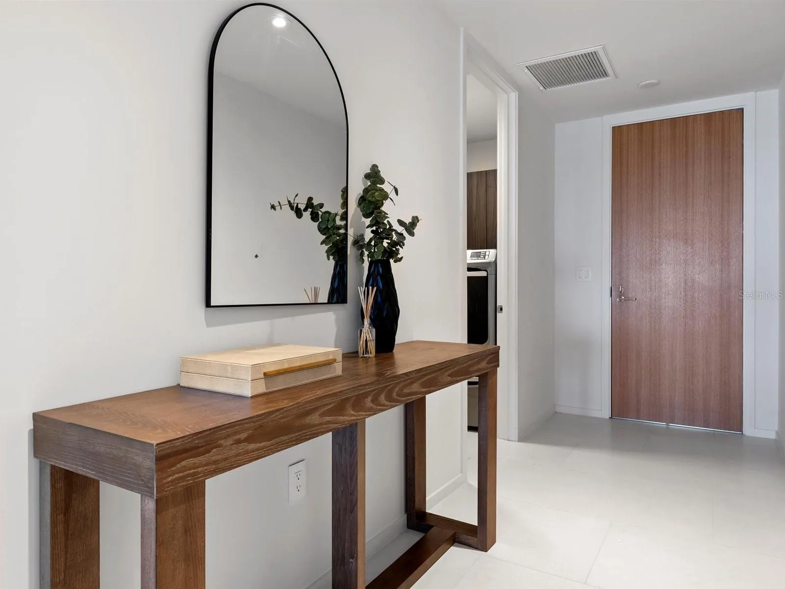 Unit 103 Entry Foyer