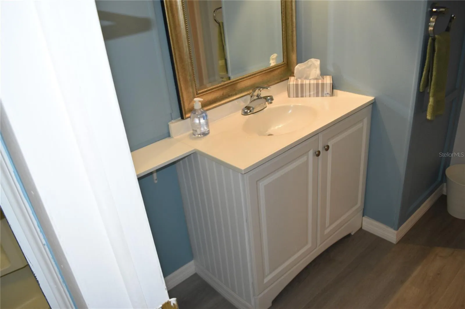 Primary ensuite bathroom