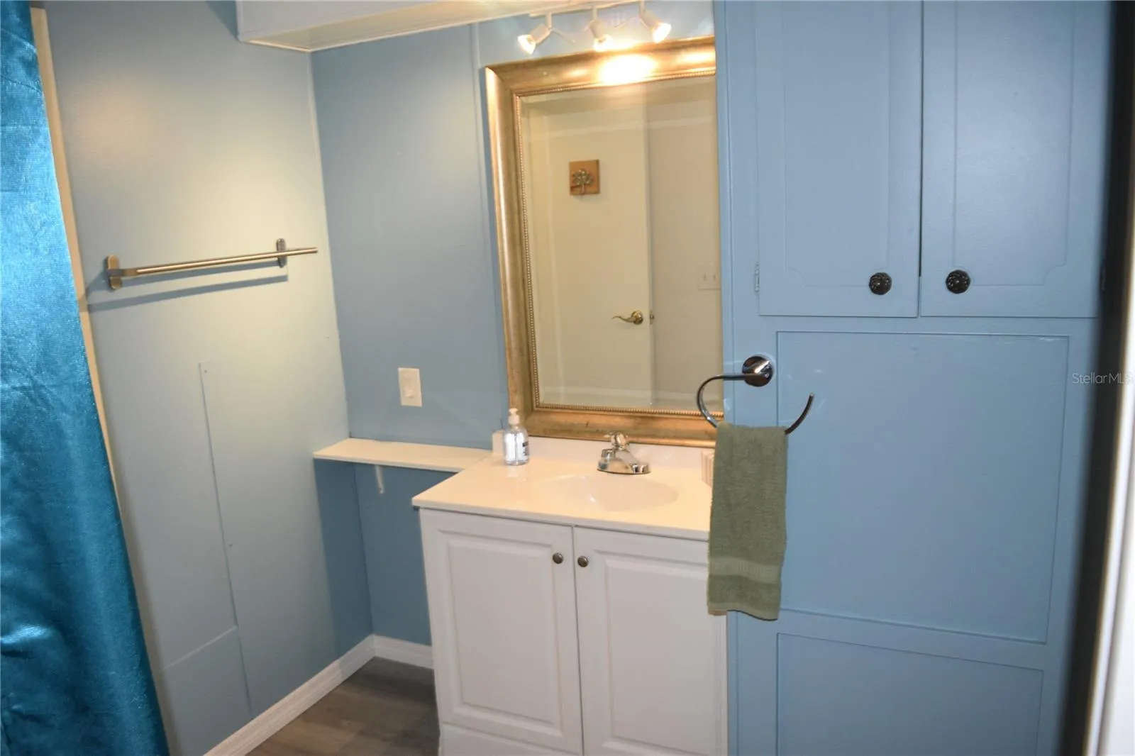 Primary ensuite bathroom