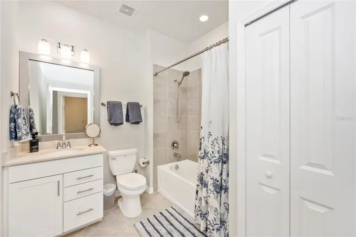 secondary bathroom