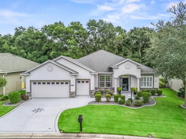 3/2 + Den Frontier w/2+ Golf Cart Garage