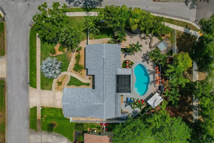 HUGE CORNER LOT OVER .25 ACRES IN THE HEART OF PALM HARBOR!