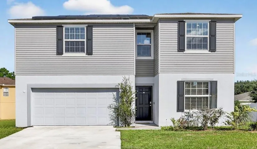 Paid-off solars! 4/3 and bonus room!
