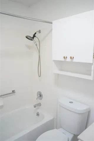 guest bath has tub / shower