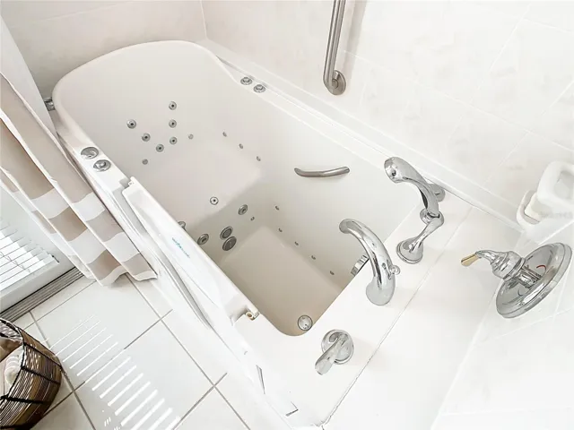Therapeutic Jetted Tub