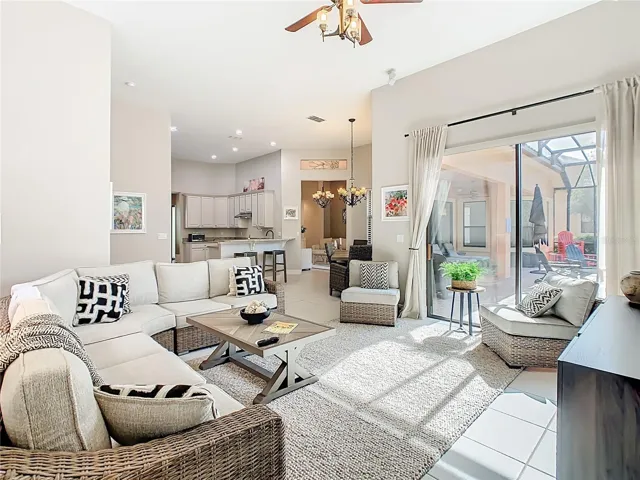 Florida Rm w/ Kitchen open concept