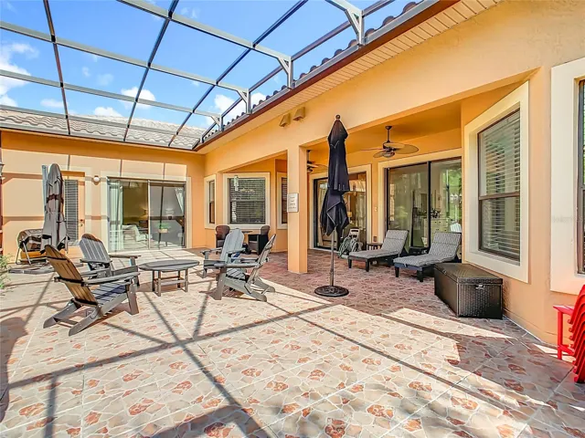 Spacious Lanai