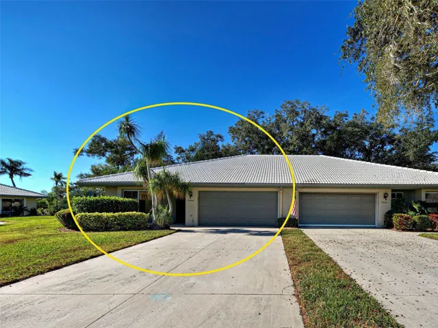 Welcome home to your Heron Shores villa in sunny Venice FL!