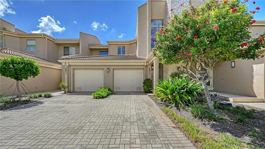 Welcome to 2013 Harbour Links Drive