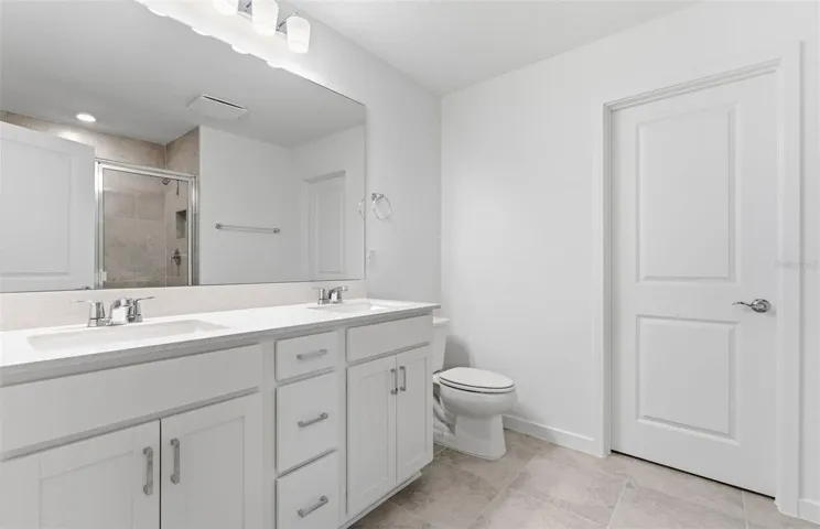 Owner's Bath w/Dual Sinks