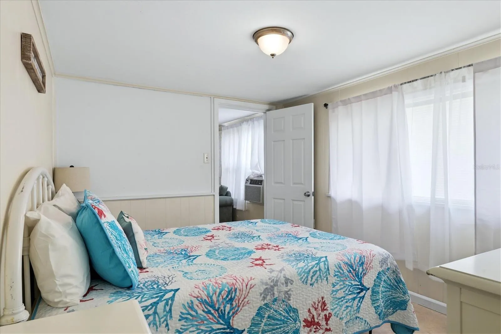 236 - bedroom