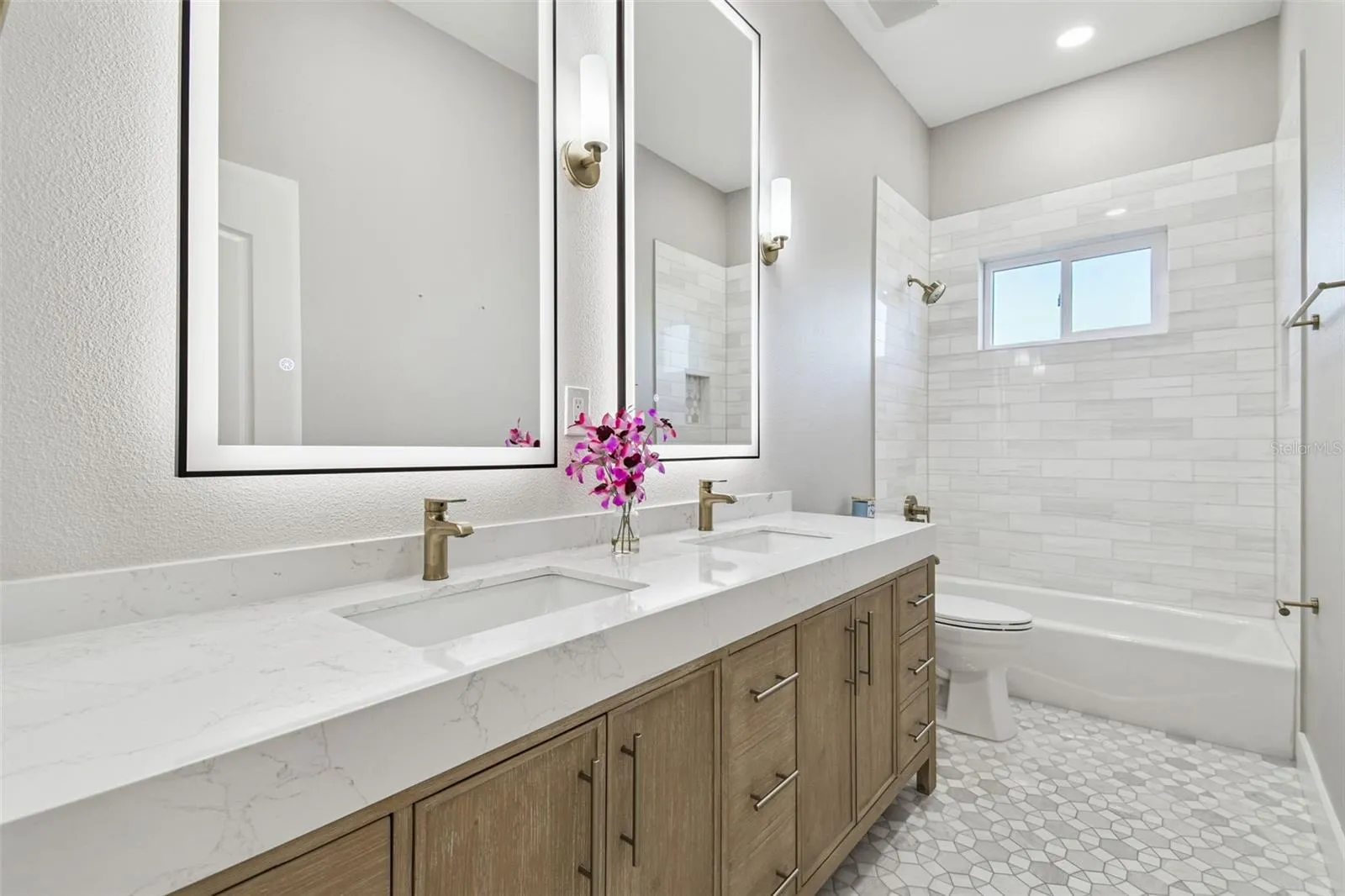 Newly renovated guest bath