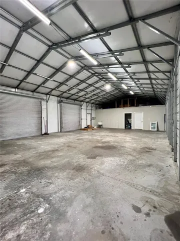 4 huge bays in workshop