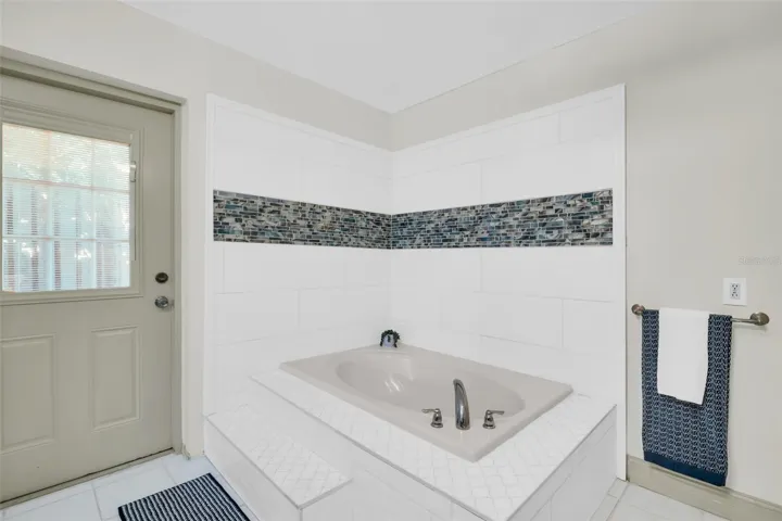Primary Ensuite Bath