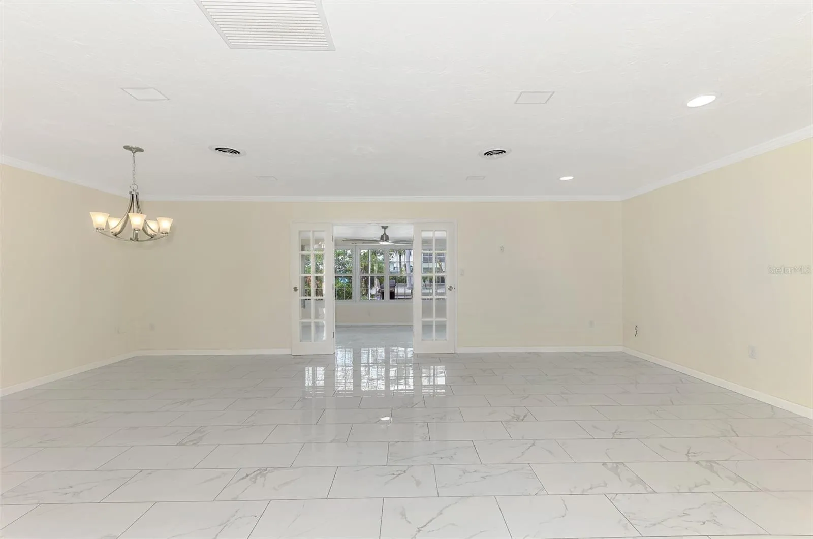Living Room/Dining Room